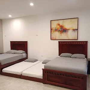 Casa Hector, Con Jacuzzi, Cerca Del Foro Gnp. Сasa de vacaciones Mérida